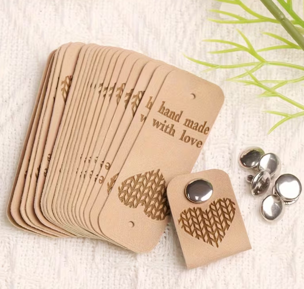 Handmade- merkki niitillä - Image 3