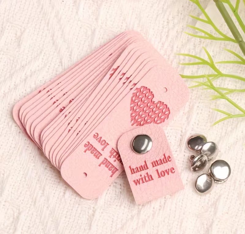 Handmade- merkki niitillä - Image 7