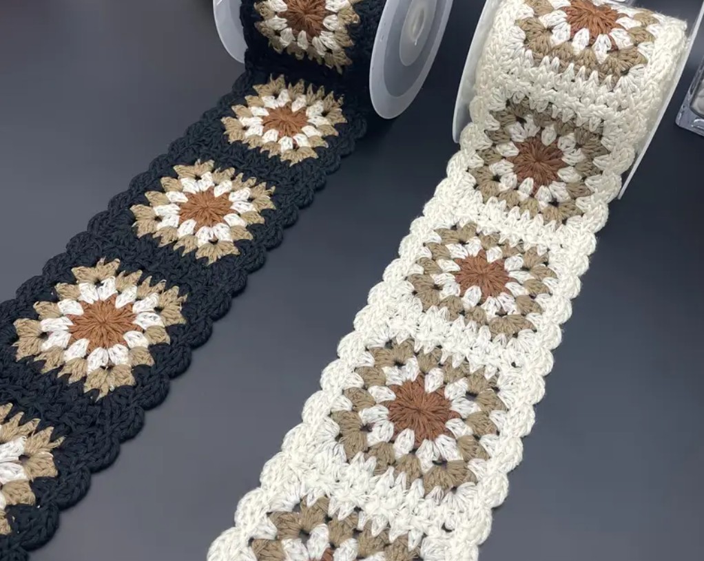 Isoäidin Neliöt -nauha 1.8metriä lev.8cm - Image 3