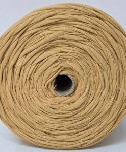 Vaalea sinapinkeltainen jumborulla