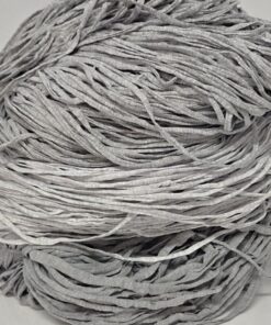 Vaaleanharmaat trikookuteet