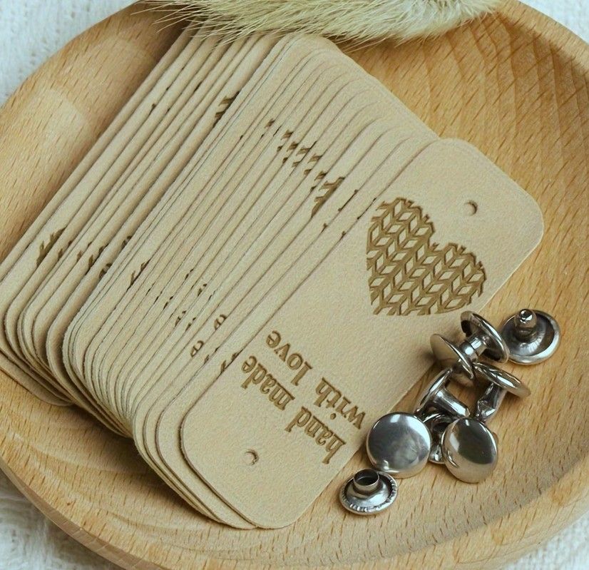 Handmade- merkki niitillä - Image 7